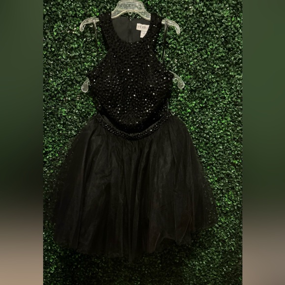 SHERRI HILL TWO PIECE SHORT HOMECOMING/PROM DRESS - Picture 3 of 16